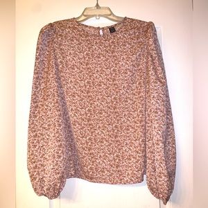 NWOT Floral blouse